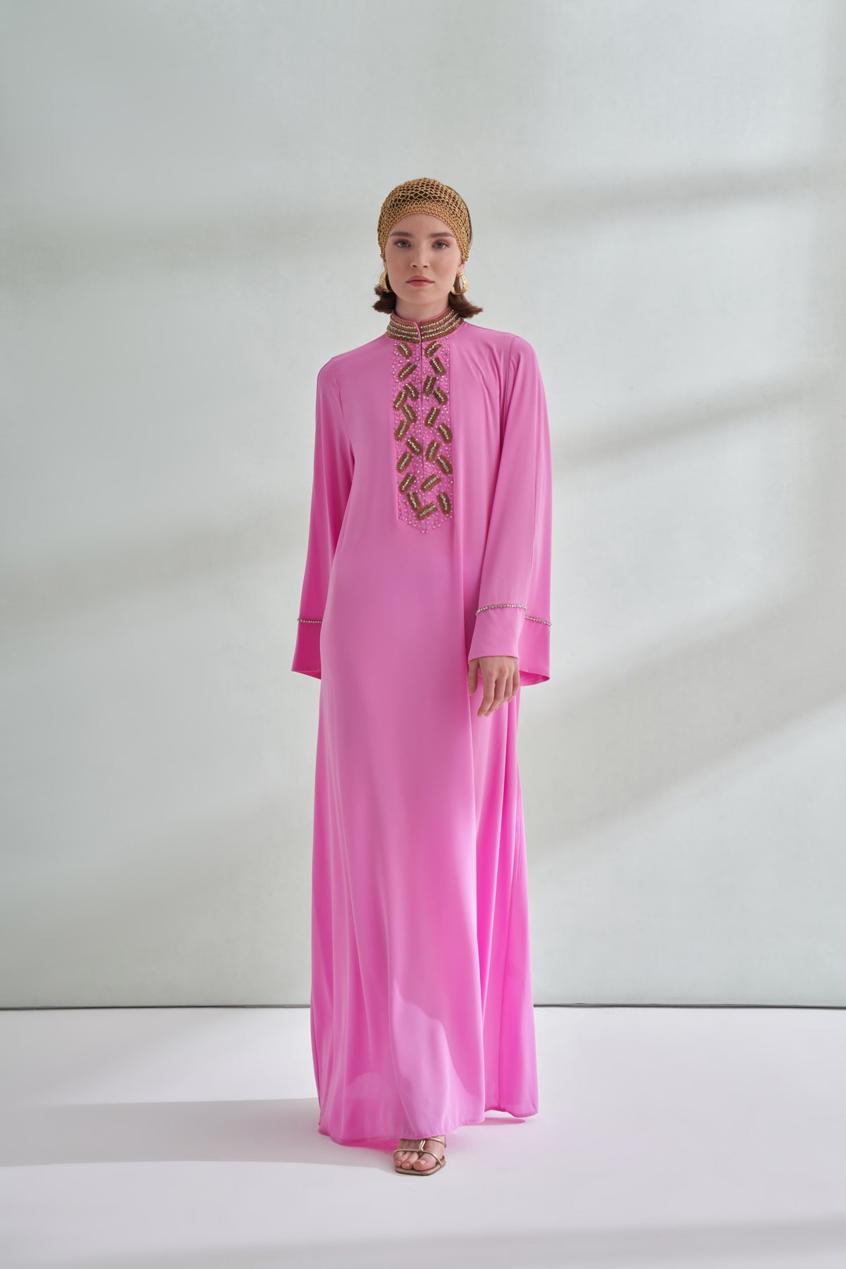 Ön Yaka El İşi Boncuk Detaylı Elbise - pembe