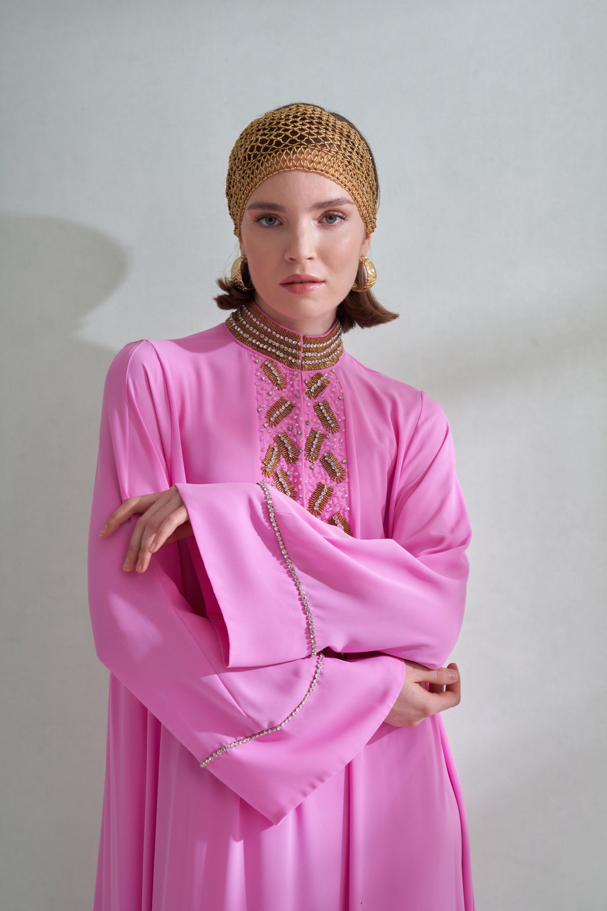 Ön Yaka El İşi Boncuk Detaylı Elbise - pembe