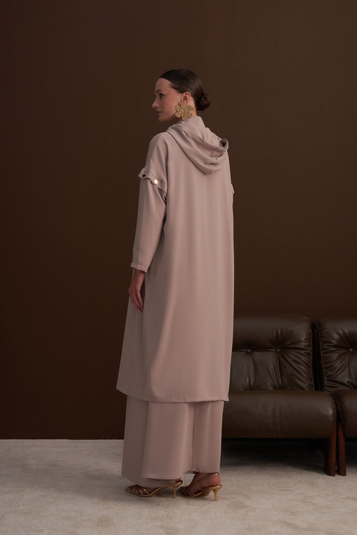 Ön Patlı ve Fermuarlı Kol Detaylı Kapüşonlu Ferace - bej