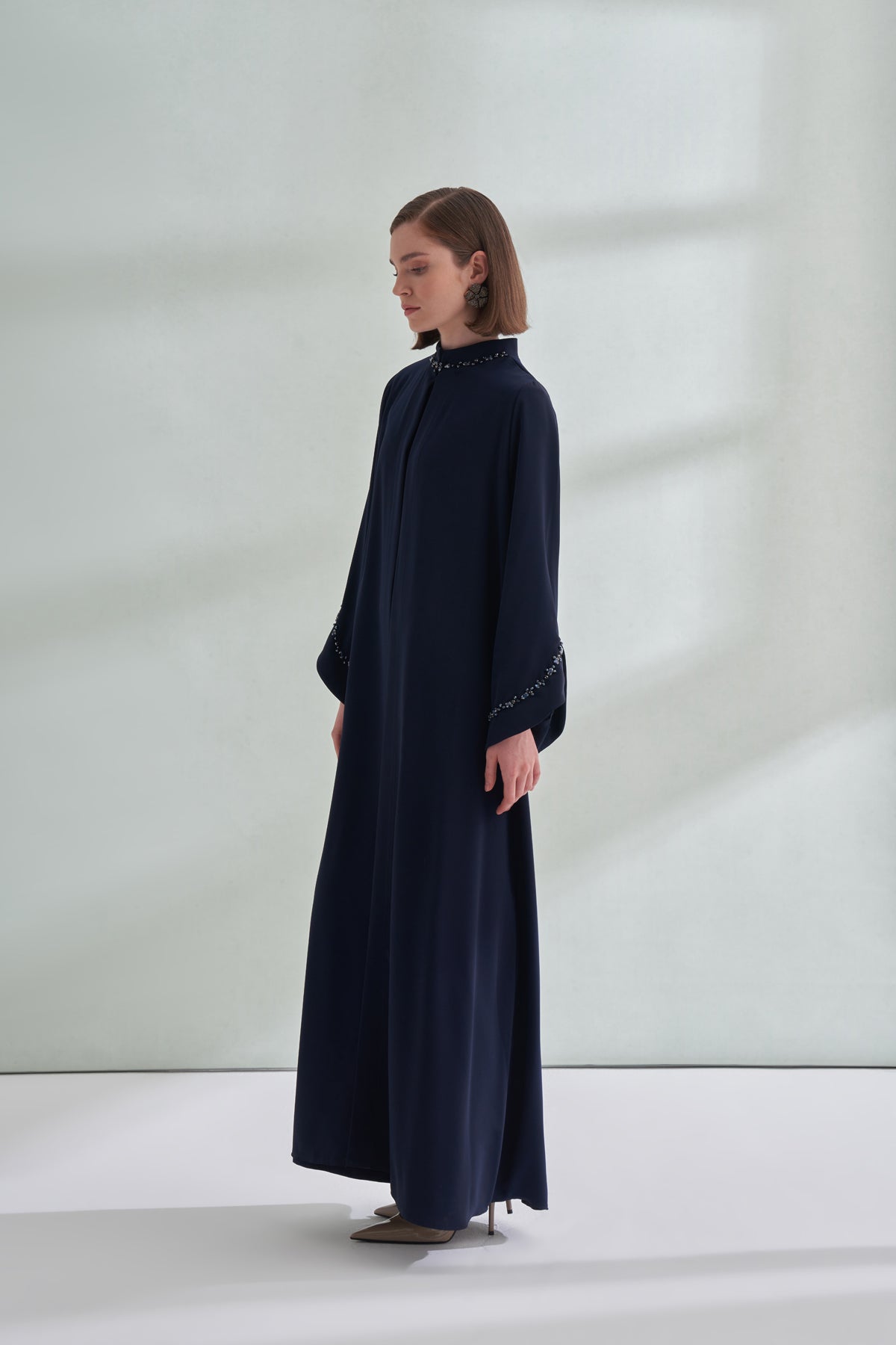 El İşi Detaylı Krep Abaya - lacivert