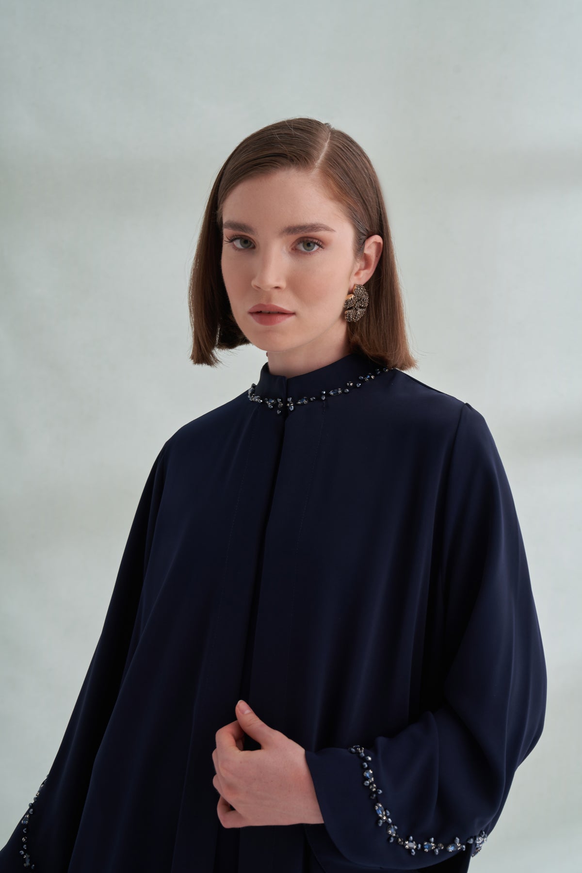El İşi Detaylı Krep Abaya - lacivert