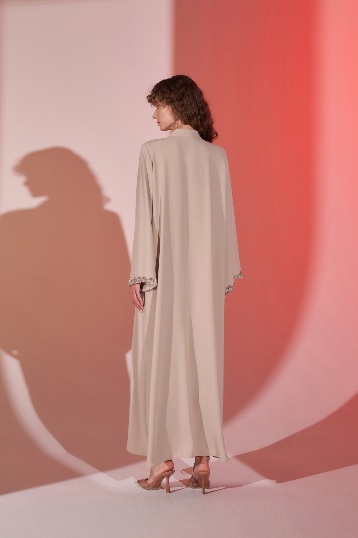 Yakası Ve Kol Uçları Taş İşlemeli Abaya - Bej
