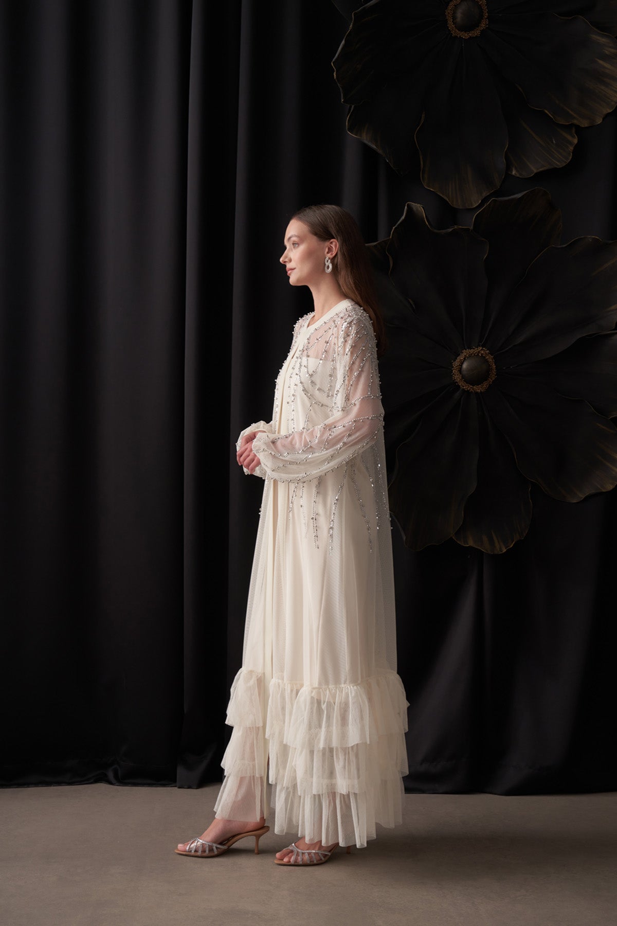 Taş Yapıştırma ve Çakım Detaylı Tül Abaya - krem