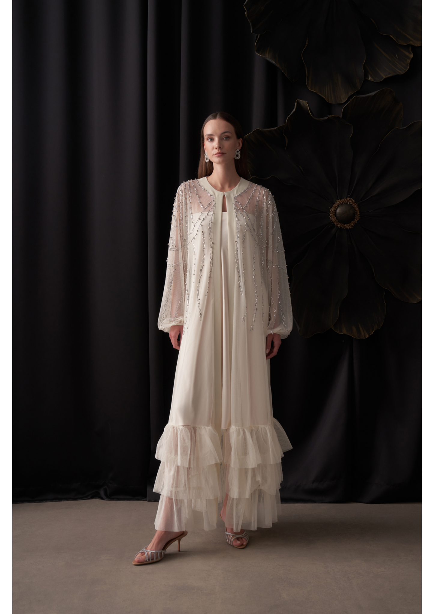 Taş Yapıştırma ve Çakım Detaylı Tül Abaya - krem