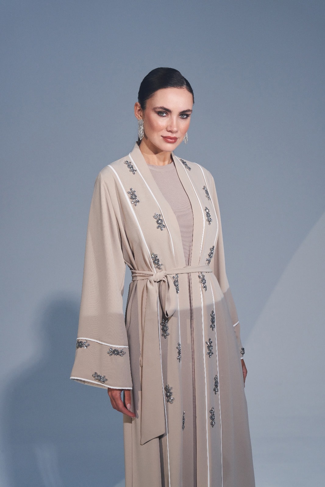 Biye ve El İşi Taş İşleme Detaylı Abaya - bej