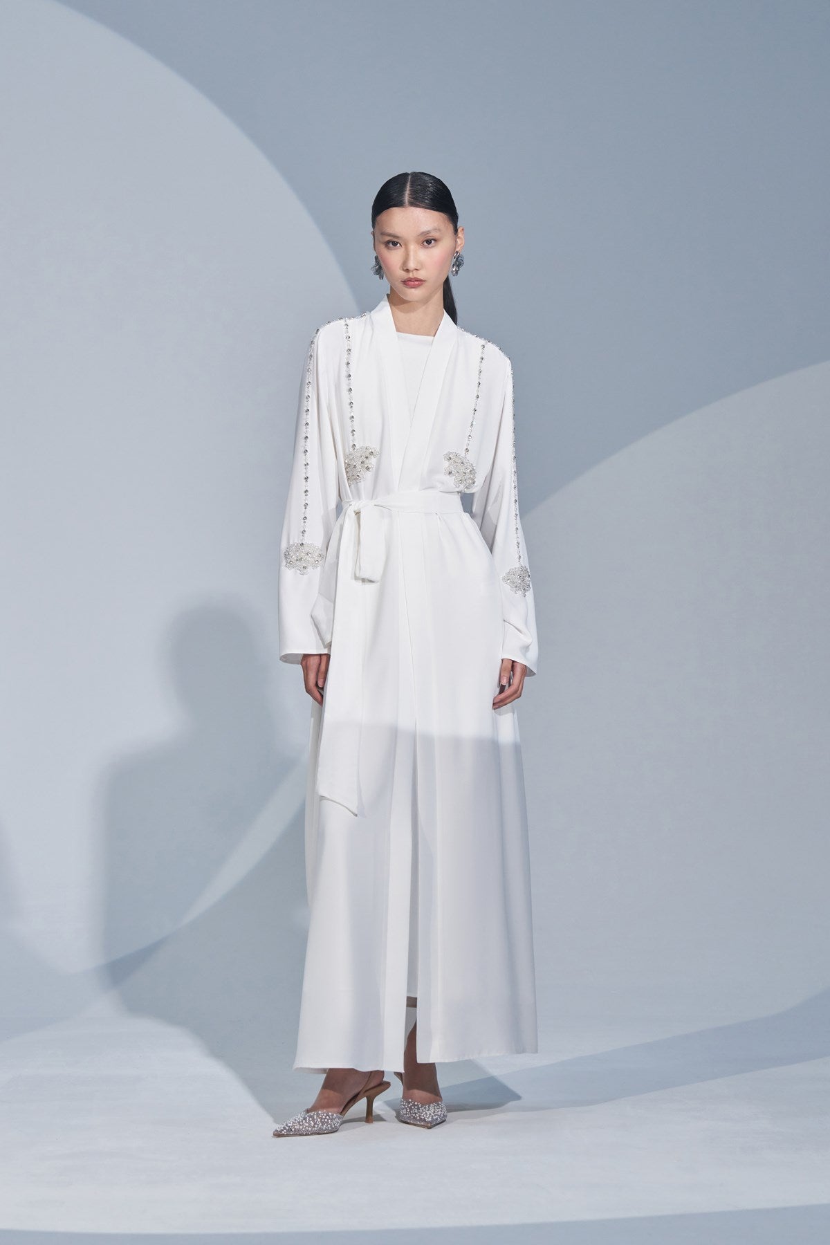 Kol ve Ön Arka El İşi Boncuk İşlemeli Abaya - ekru