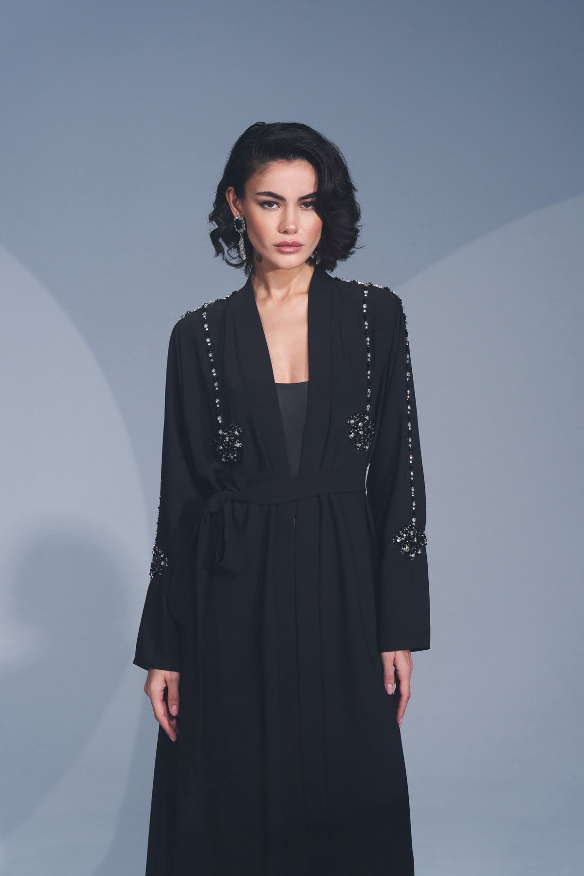 Kol ve Ön Arka El İşi Boncuk İşlemeli Abaya - siyah
