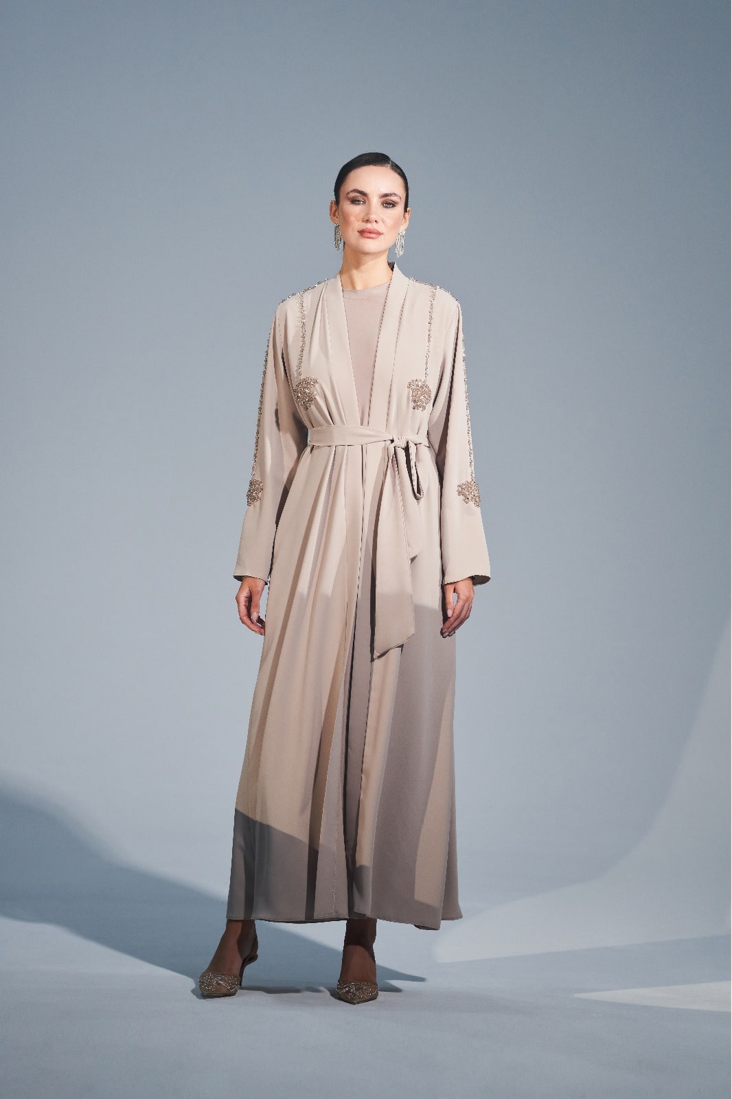 Kol ve Ön Arka El İşi Boncuk İşlemeli Abaya - bej