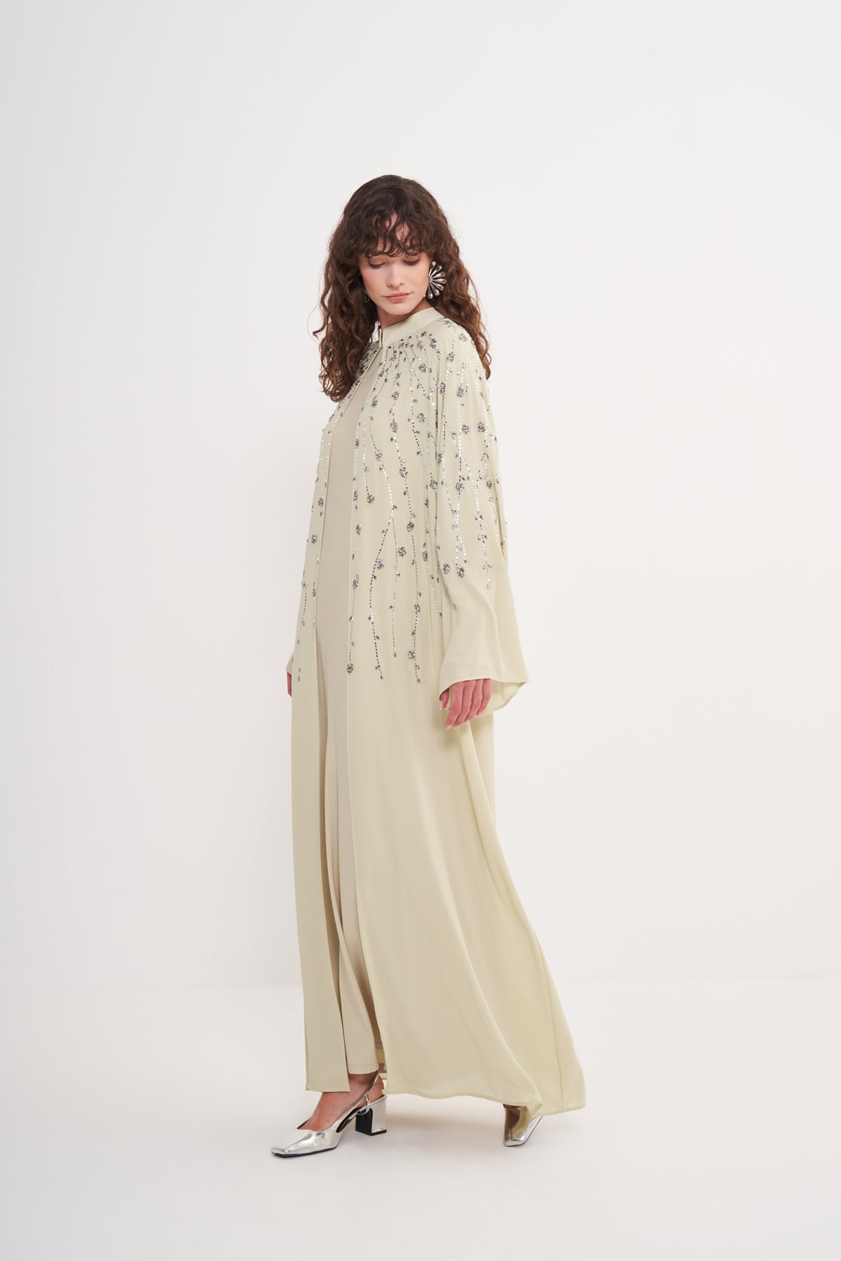 Taş Baskılı Gümüş Boncuk Detaylı Abaya - Mimoza