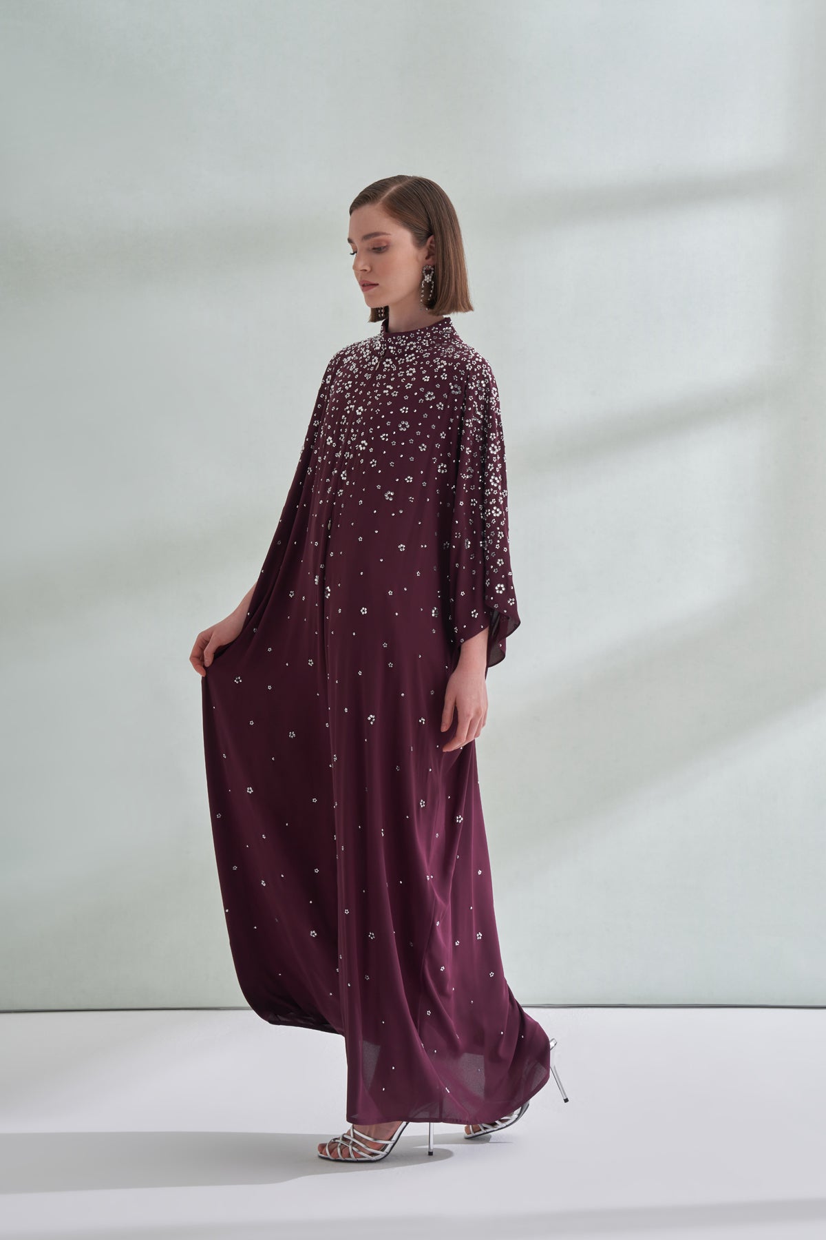 Çiçek Boncuk Taş Baskılı Femuar Detaylı Abaya - mürdüm