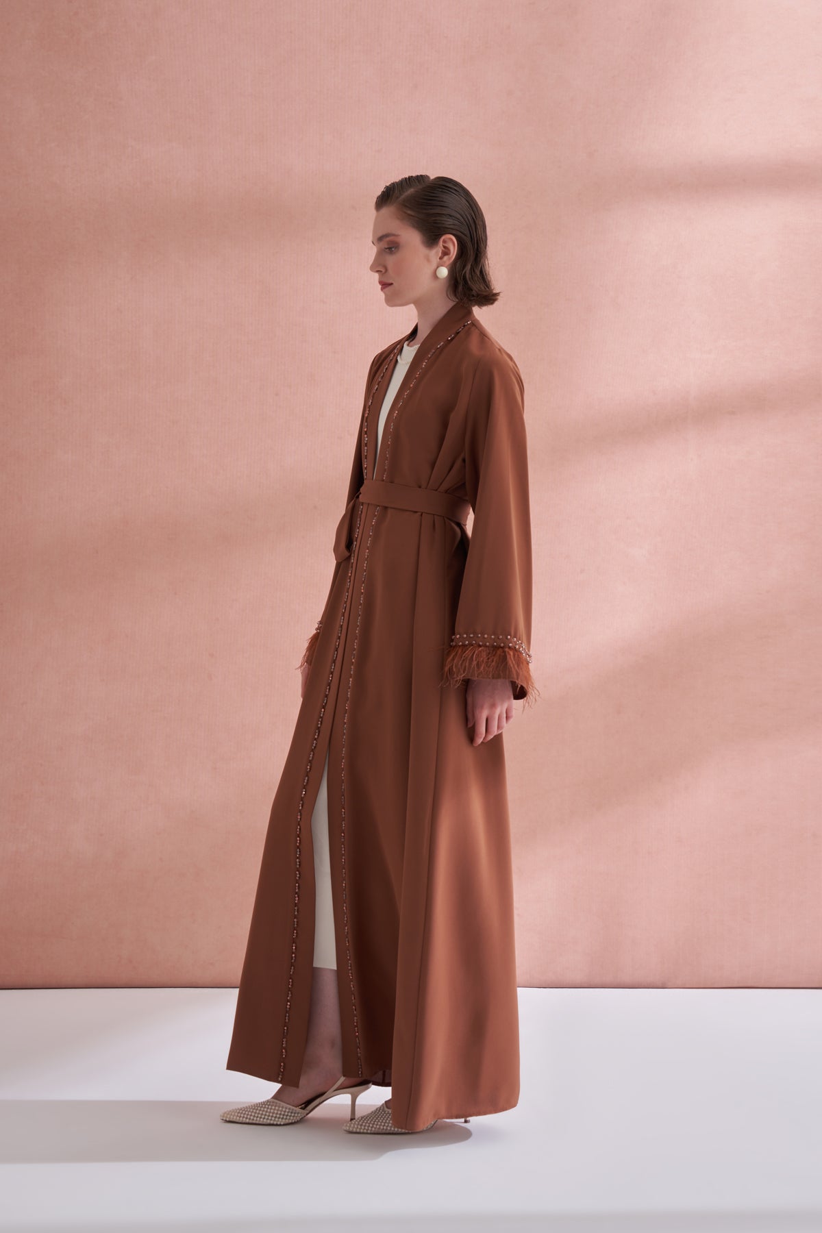 Elişi Ve Kolları Tüy Detaylı Abaya - taba