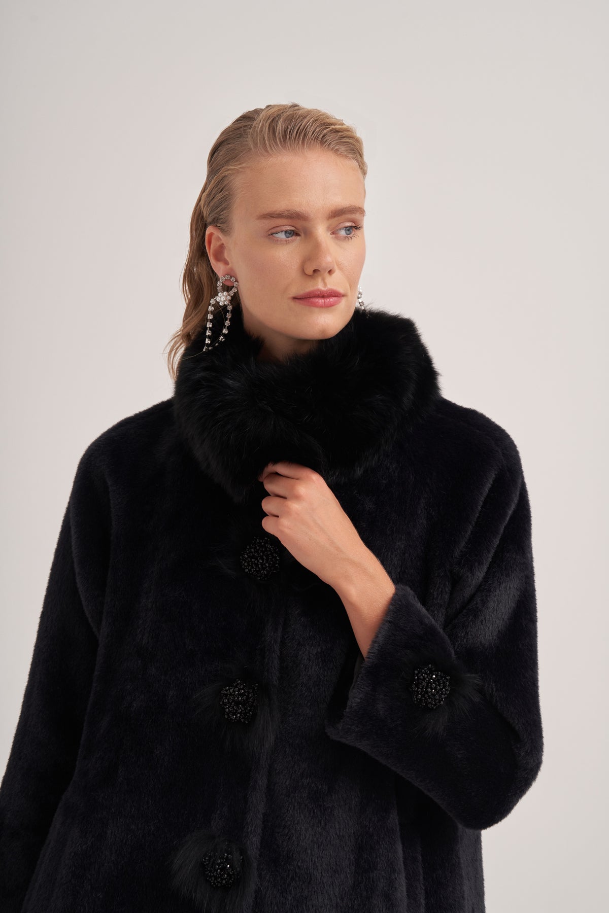 Kürk detaylı Angora Kaban - siyah