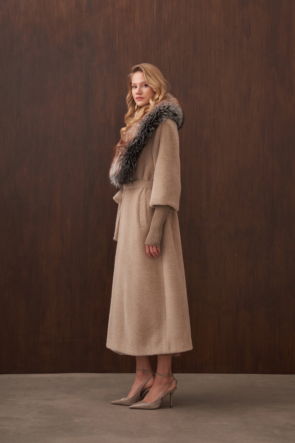 Triko Detaylı Kürklü Angora Kaban - koyu bej