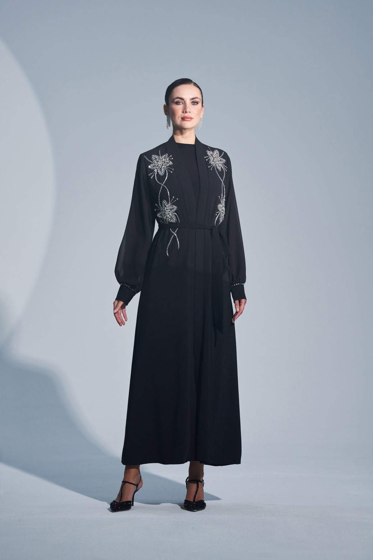 Kolları Şifon ve Omuzdan Aşağı Taş İşleme Detaylı Abaya - siyah