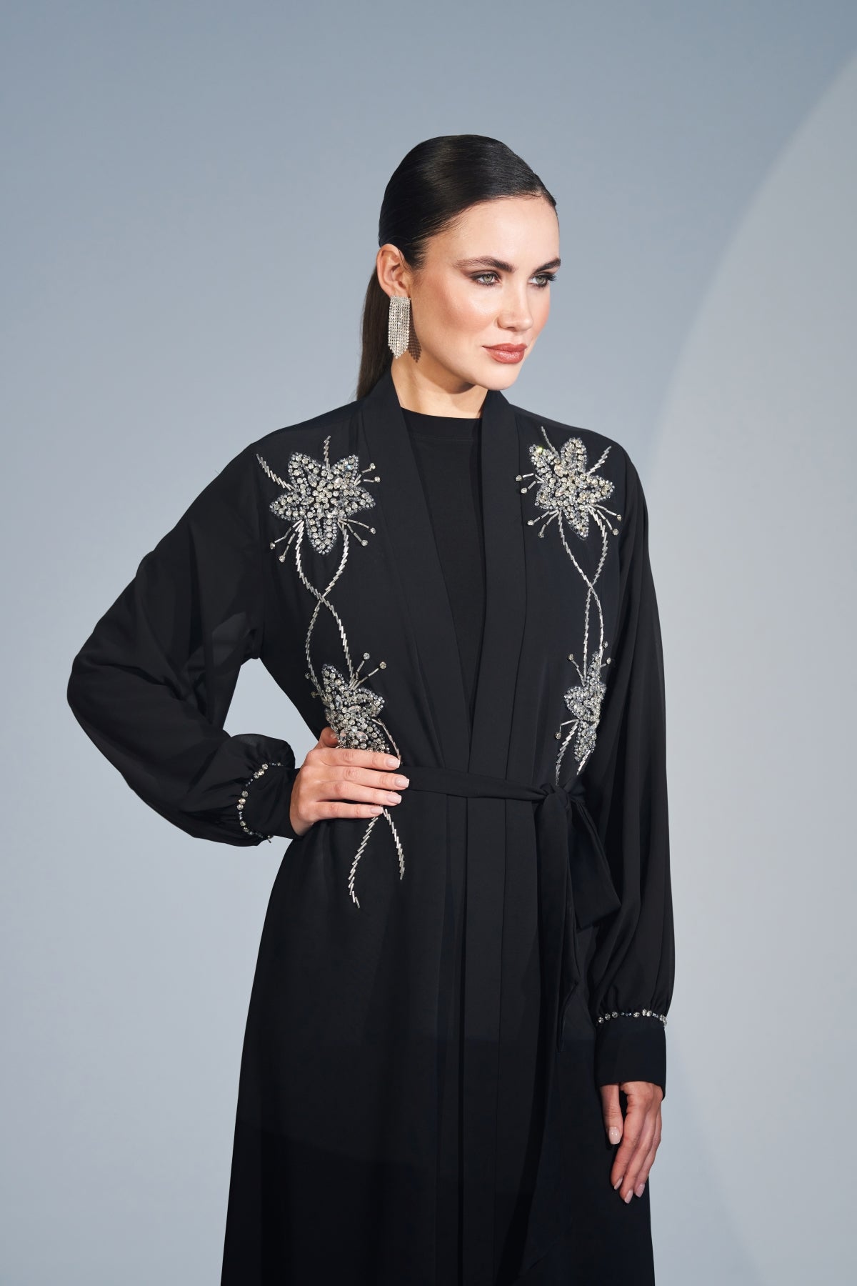 Kolları Şifon ve Omuzdan Aşağı Taş İşleme Detaylı Abaya - siyah