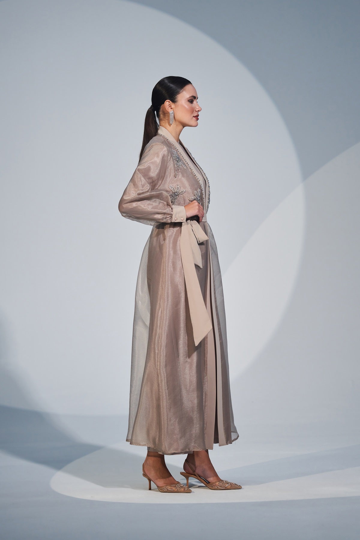 Çiçek Desenli Taş İşleme Taş Detaylı Abaya - bej