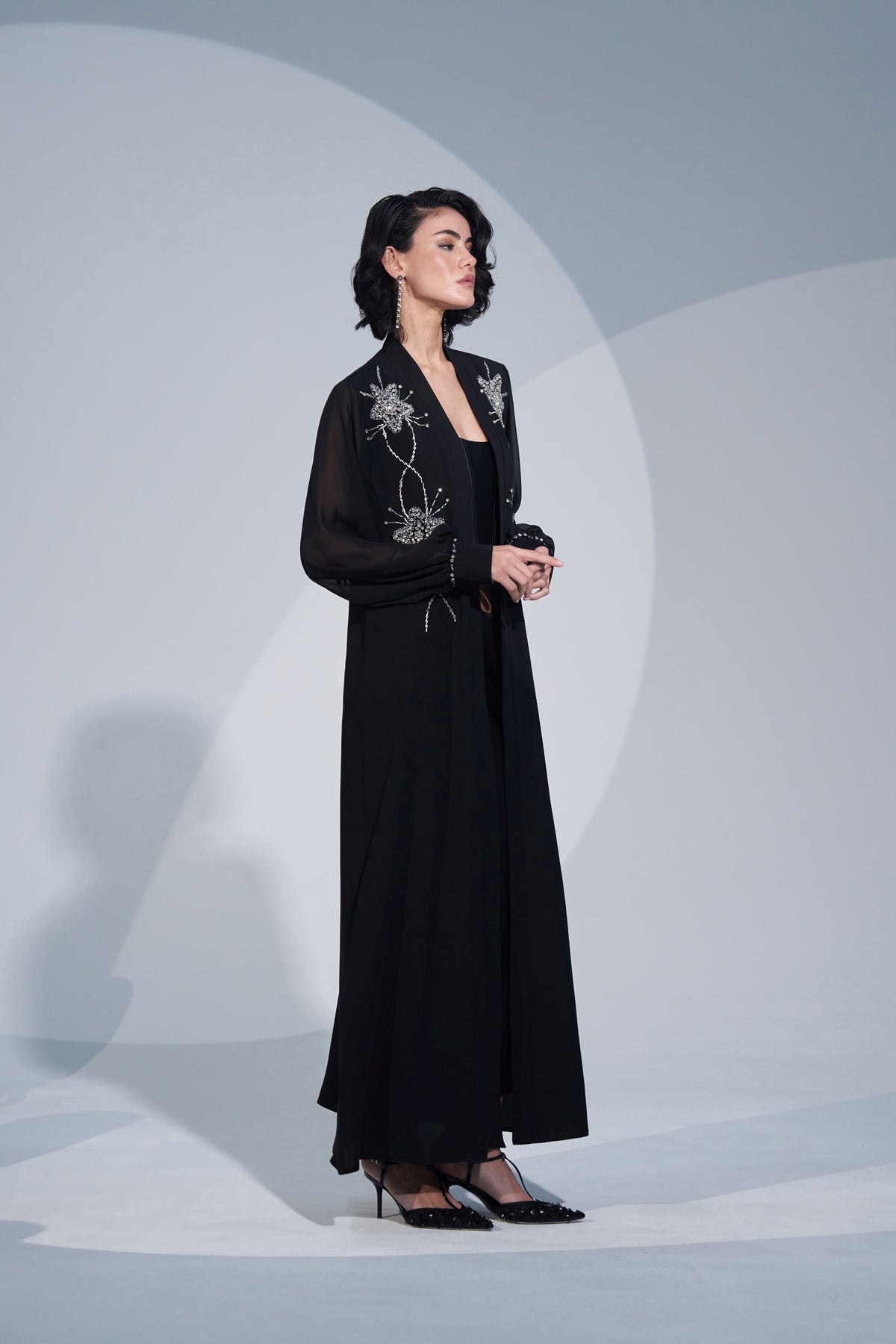 Kolları Şifon ve Omuzdan Aşağı Taş İşleme Detaylı Abaya - siyah