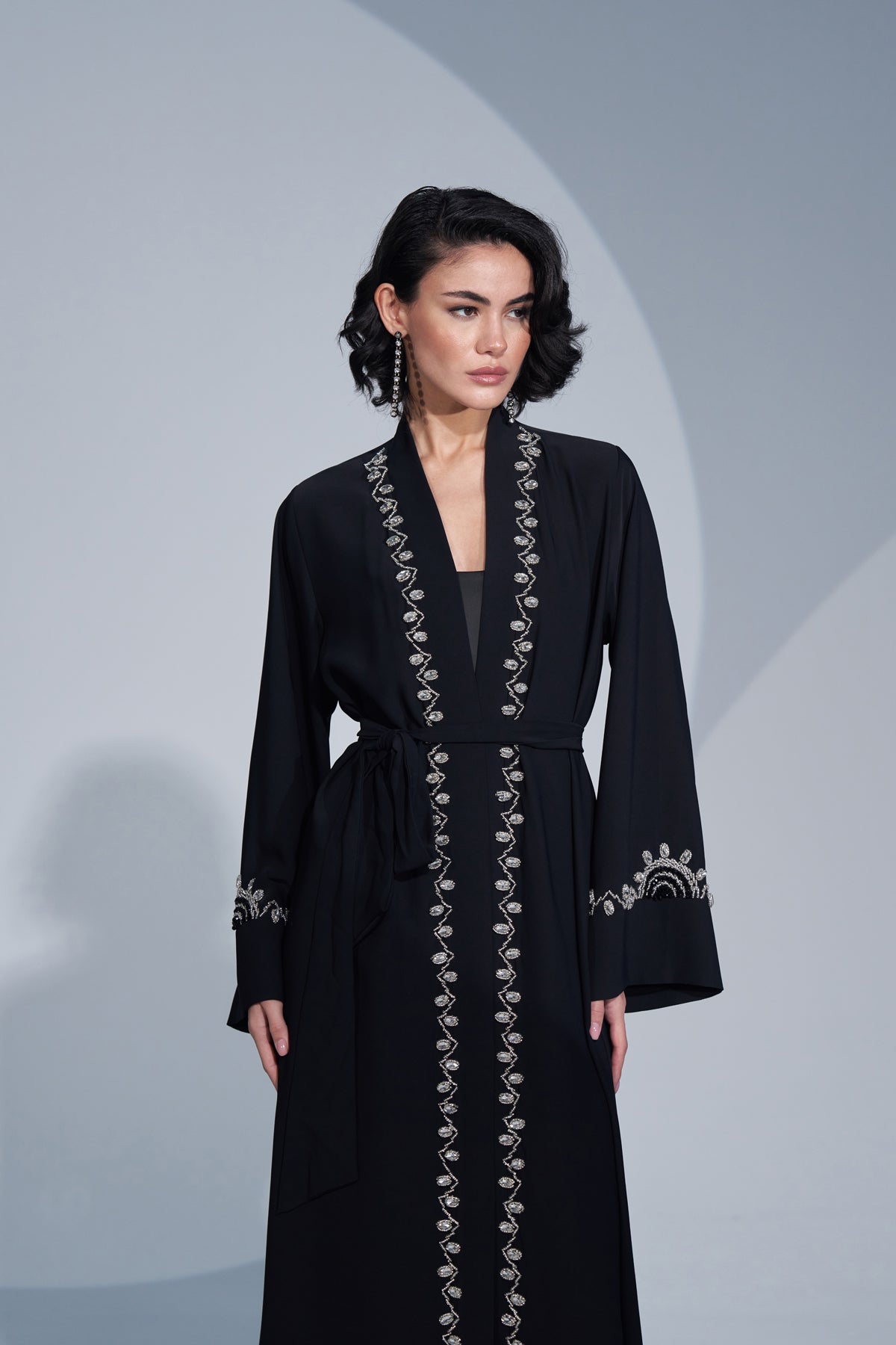 Kol ve Boydan El İşi Taş İşleme Detaylı Abaya - siyah