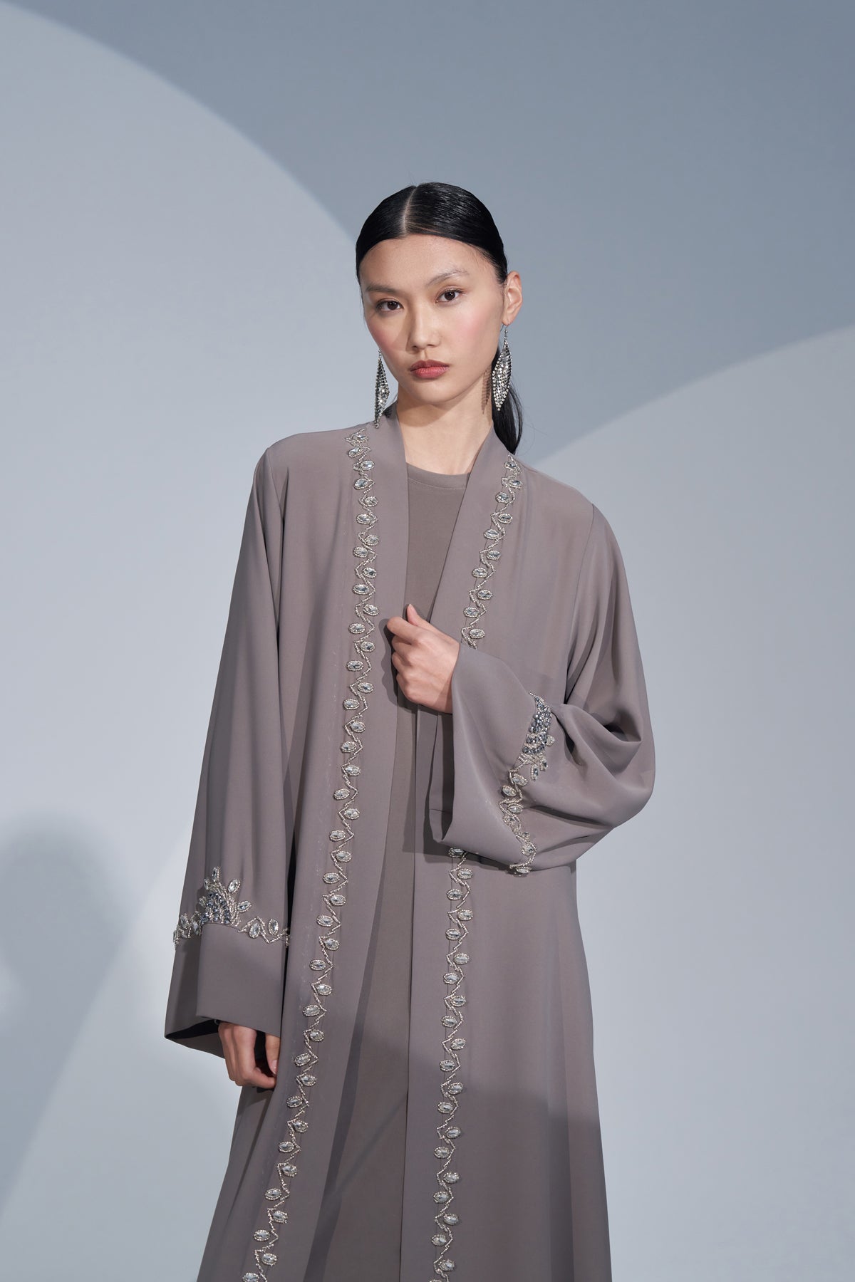 Kol ve Boydan El İşi Taş İşleme Detaylı Abaya - vizon