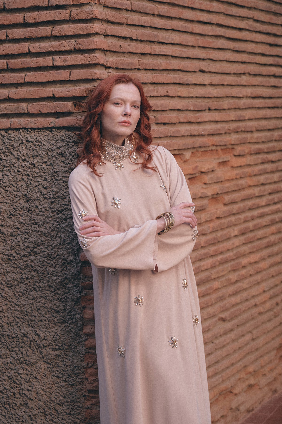 Full Taş Detaylı Elbise - Bej