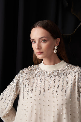 Yakası Sarkık Taşlı Kol Arası Piliseli Elbise - Krem