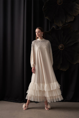 Yakası Sarkık Taşlı Kol Arası Piliseli Elbise - Krem