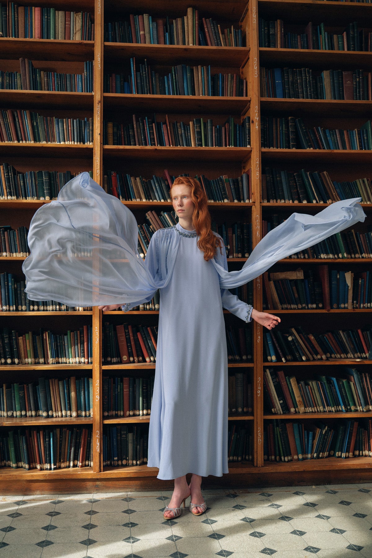 Omuzları Taş Detaylı Şifonlu Elbise - Mavi