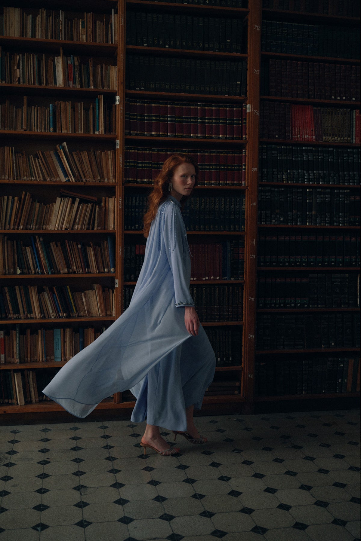 Omuzları Taş Detaylı Şifonlu Elbise - Mavi