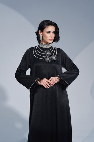 Kol Uçları Tüy ve Taş İşleme Detaylı Elbise - siyah