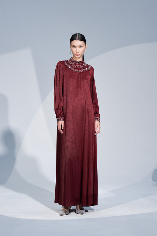 Ön Yaka ve Kol Uçları El İşi Taş Desen Detaylı Elbise - bordo