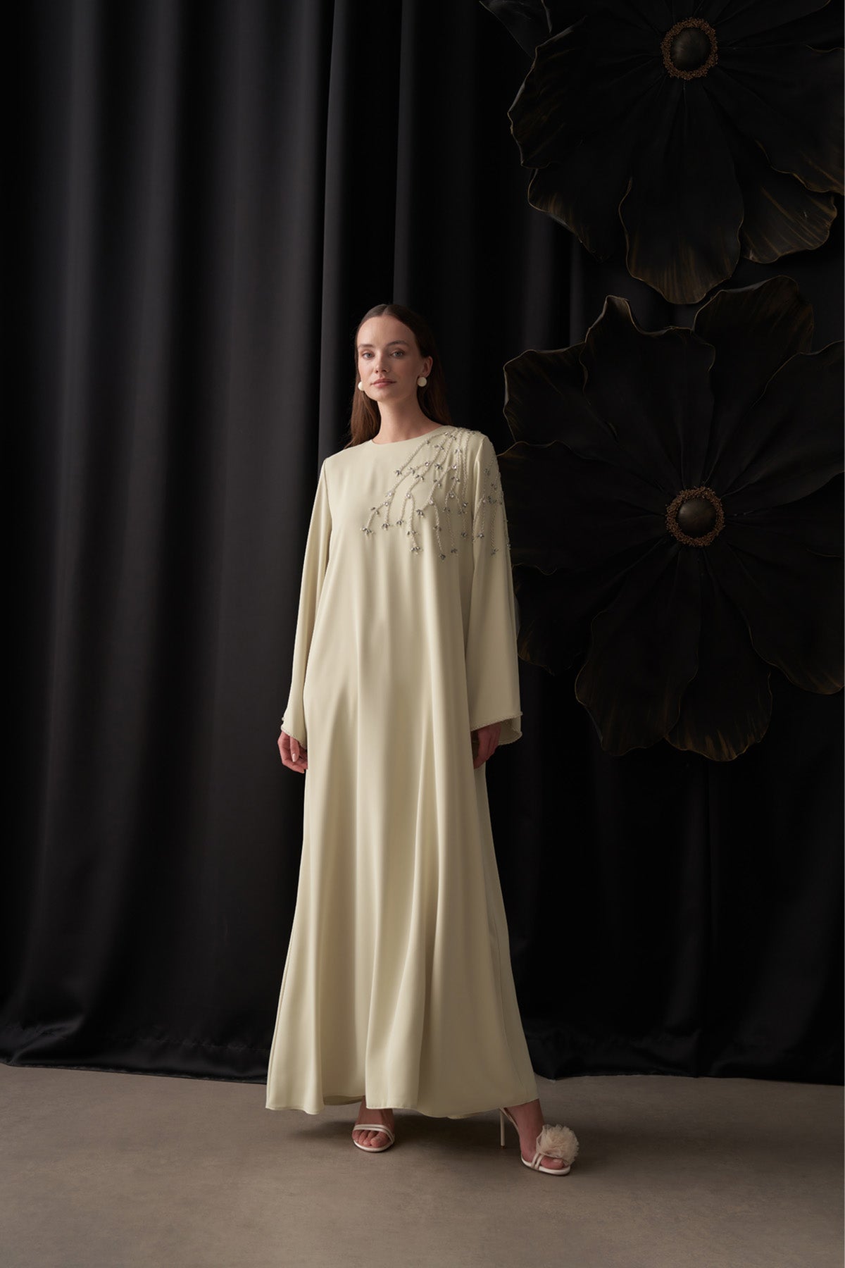 Kol Ucu ve Omuz Kısmında Taş İşlemeli Elbise - Mimoza