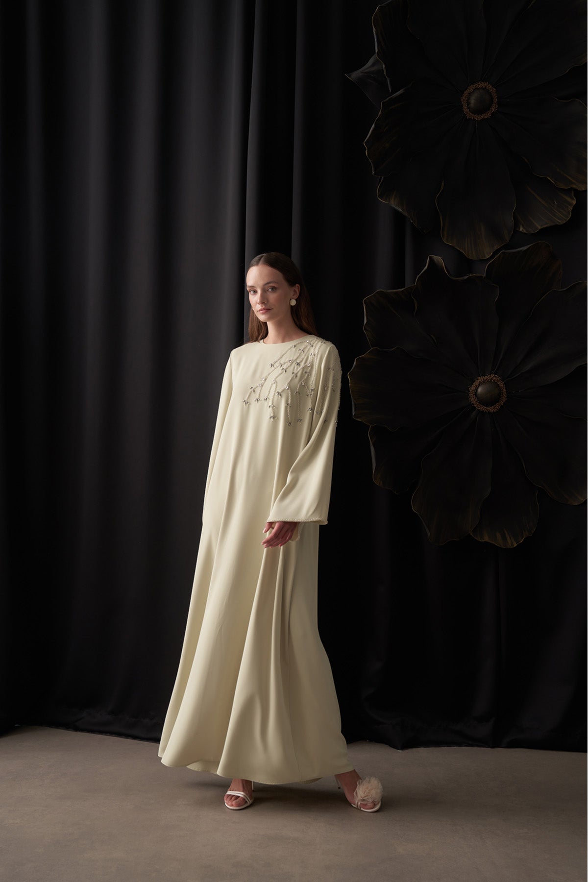 Kol Ucu ve Omuz Kısmında Taş İşlemeli Elbise - Mimoza