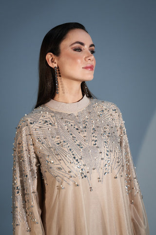 Önü Taş Baskılı Eteği Fırfır Detaylı Elbise - bej