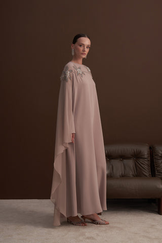 El İşi Çiçek İşleme Detaylı Pelerinli Elbise - Bej