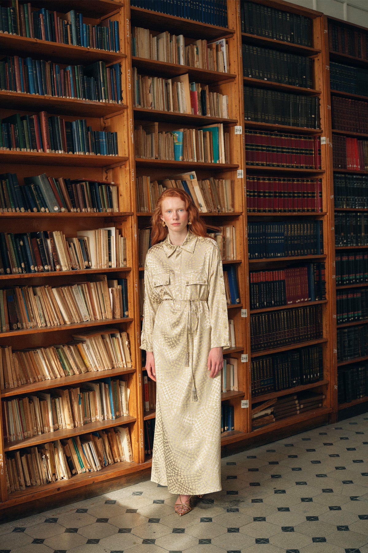 Yaka ve Ön Patlı El İşi Düğme Detaylı Elbise - sarı