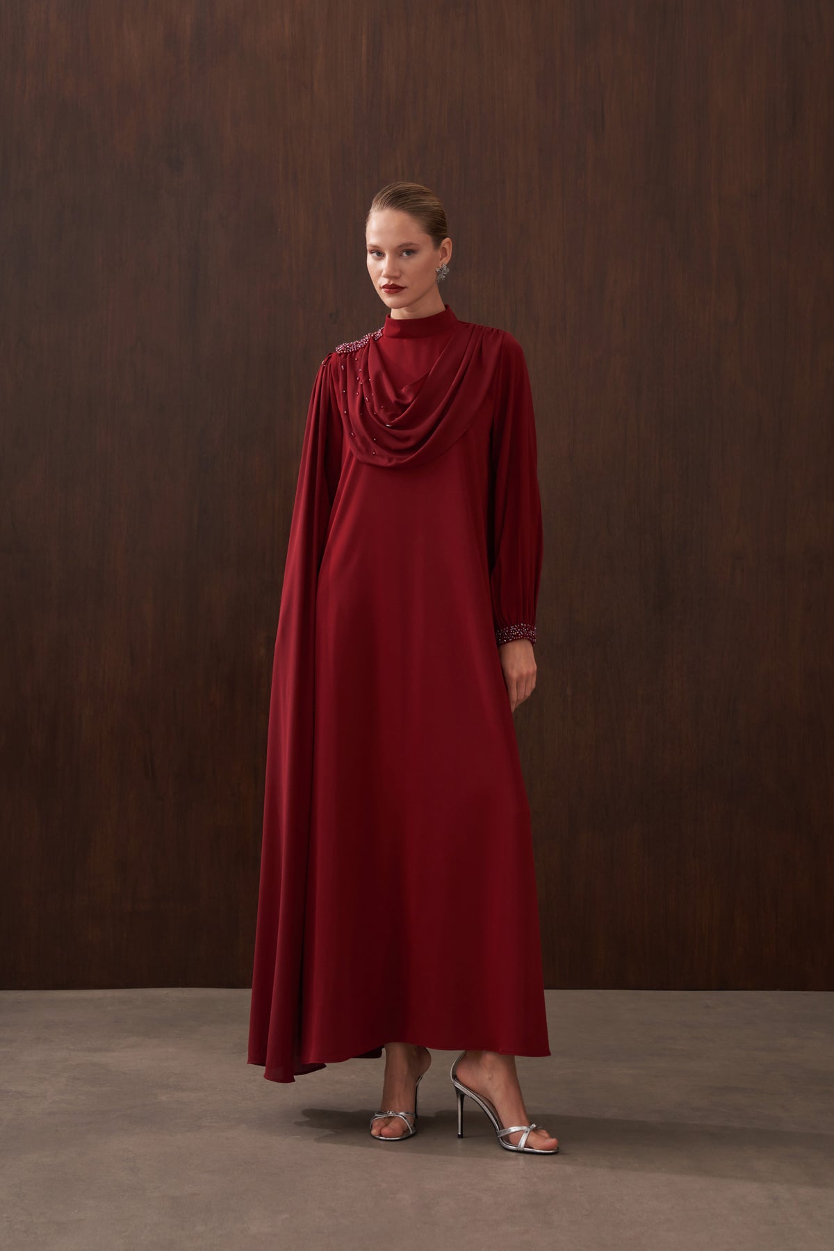 Degaje Dökümlü El İşi Boncuk Detaylı Pelerin Elbise - bordo