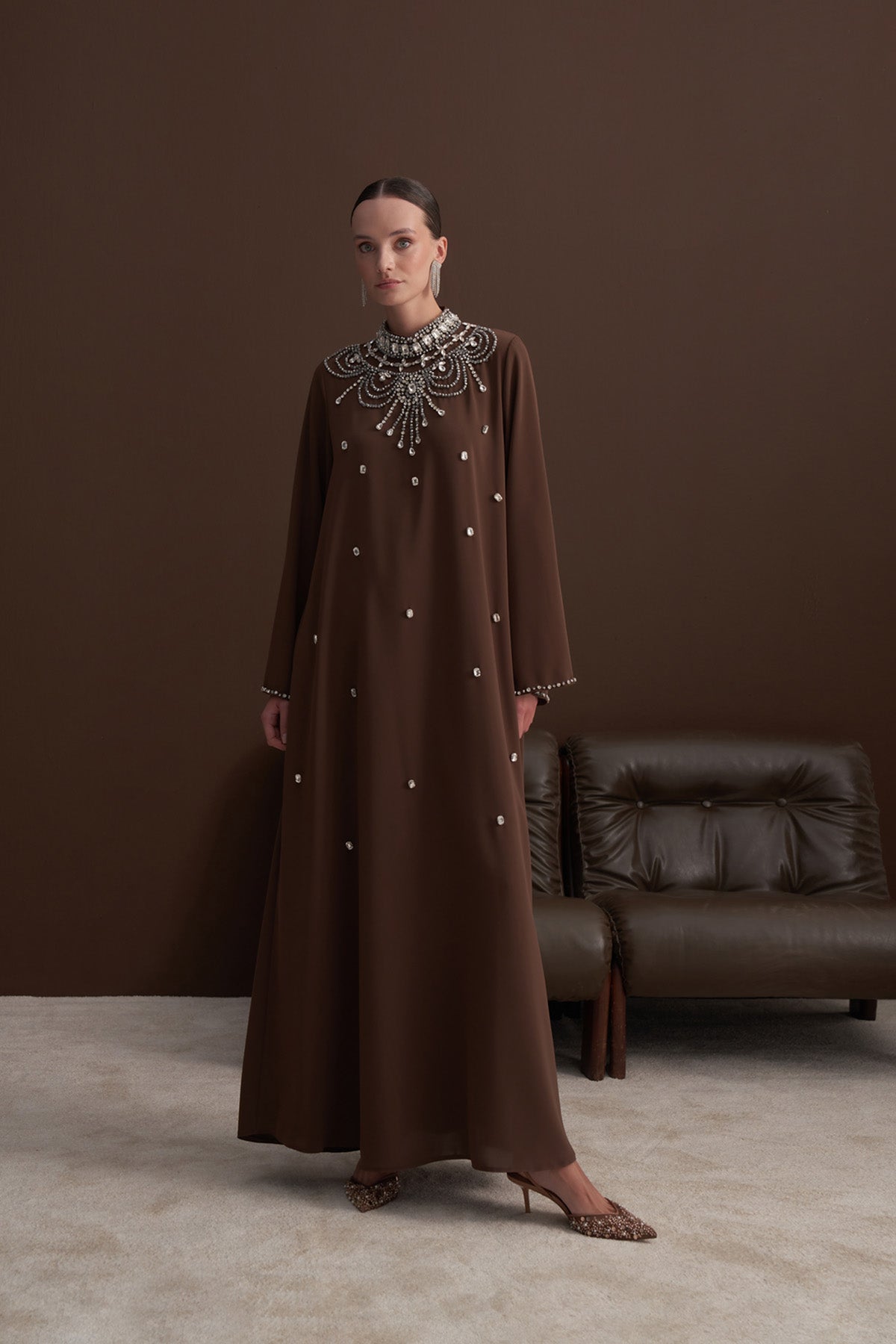 Ön Yaka Full Taş İşleme Detaylı Elbise - Kahve
