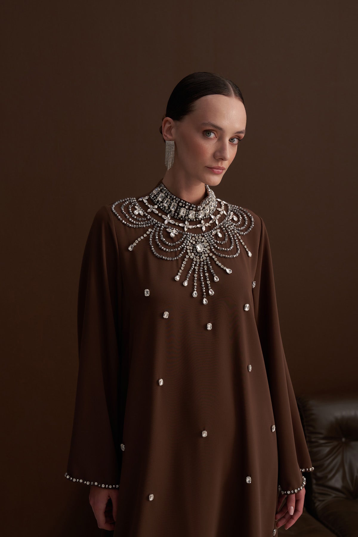 Ön Yaka Full Taş İşleme Detaylı Elbise - Kahve