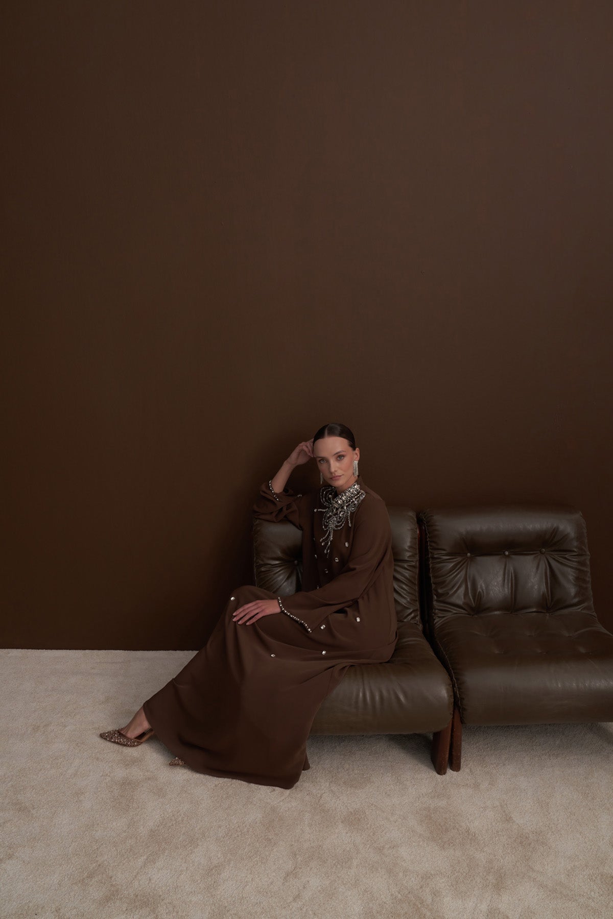 Ön Yaka Full Taş İşleme Detaylı Elbise - Kahve