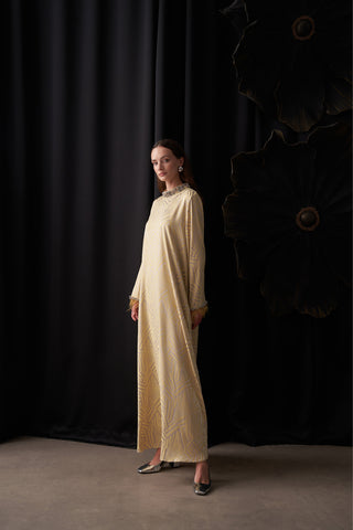 Yakası Taş ve Tüy Detaylı Elbise - Sarı