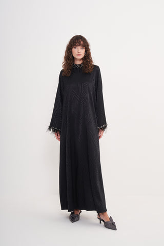 Yakası Taş ve Tüy Detaylı Elbise - Siyah