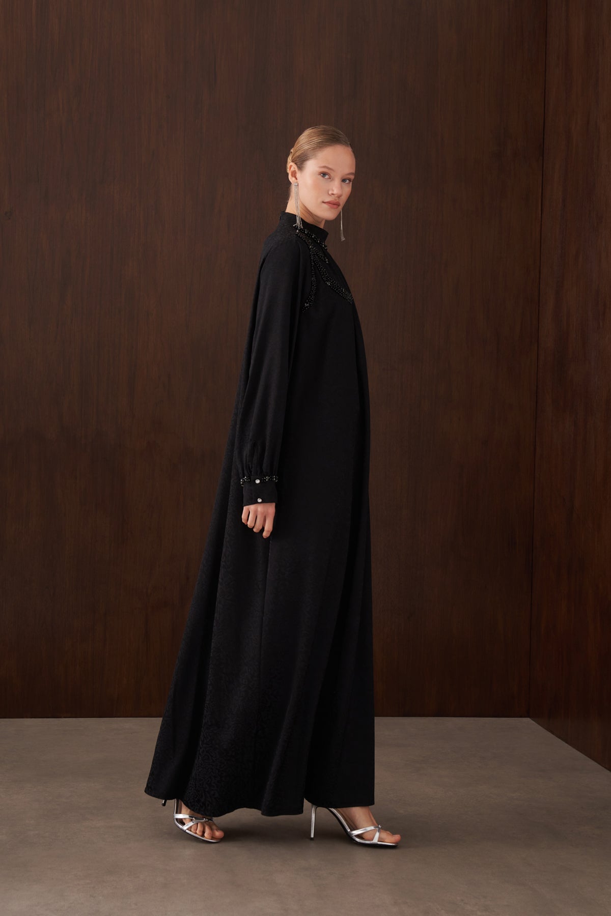 Omuz El İşi Boncuk İşleme Detaylı Elbise - siyah