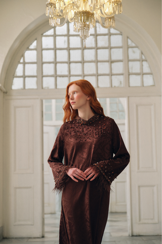 Taş ve Tüy Detaylı Jakarlı Elbise - kahve2