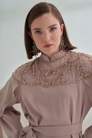 Hakim Yaka El İşi Boncuk ve Pelerin Detaylı Elbise - bej