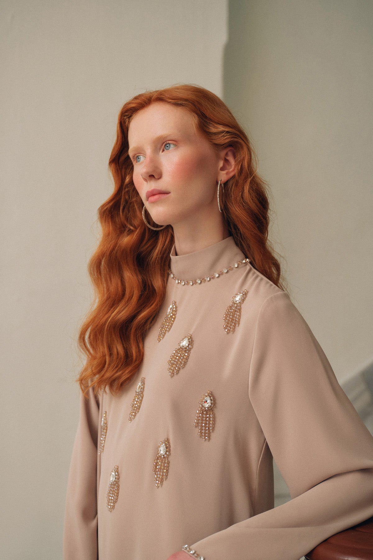 Özel Taş ve Boncuk Detaylı Elbise - bej