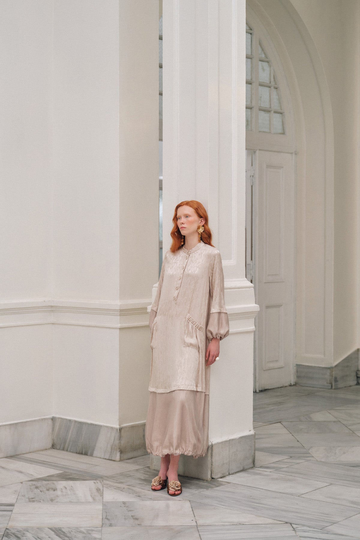 Ön Patlı Kolları Balonlu Etek Kısmı Organze Detaylı Elbise - bej