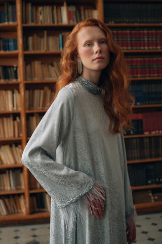 Taş ve Tüy Detaylı Jakarlı Elbise - mavi