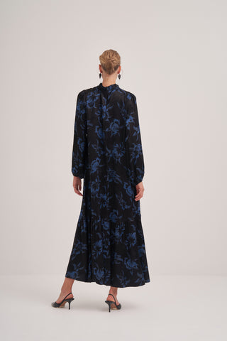 Yaka Fırfır Detaylı Boncuk İşleme Jakarlı Elbise - siyah