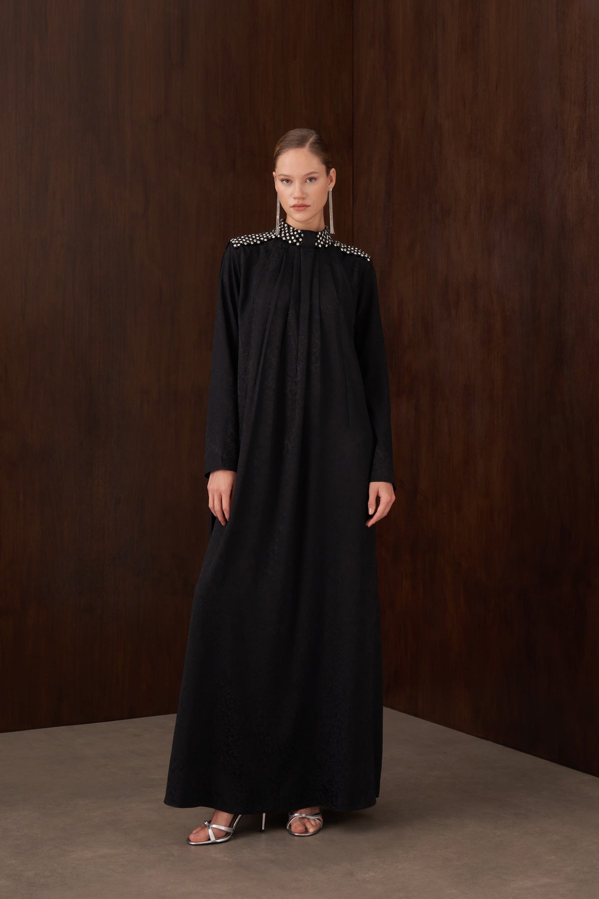 Jakar İpek Kumaş Hakim Yaka Elişi Detaylı Elbise - siyah