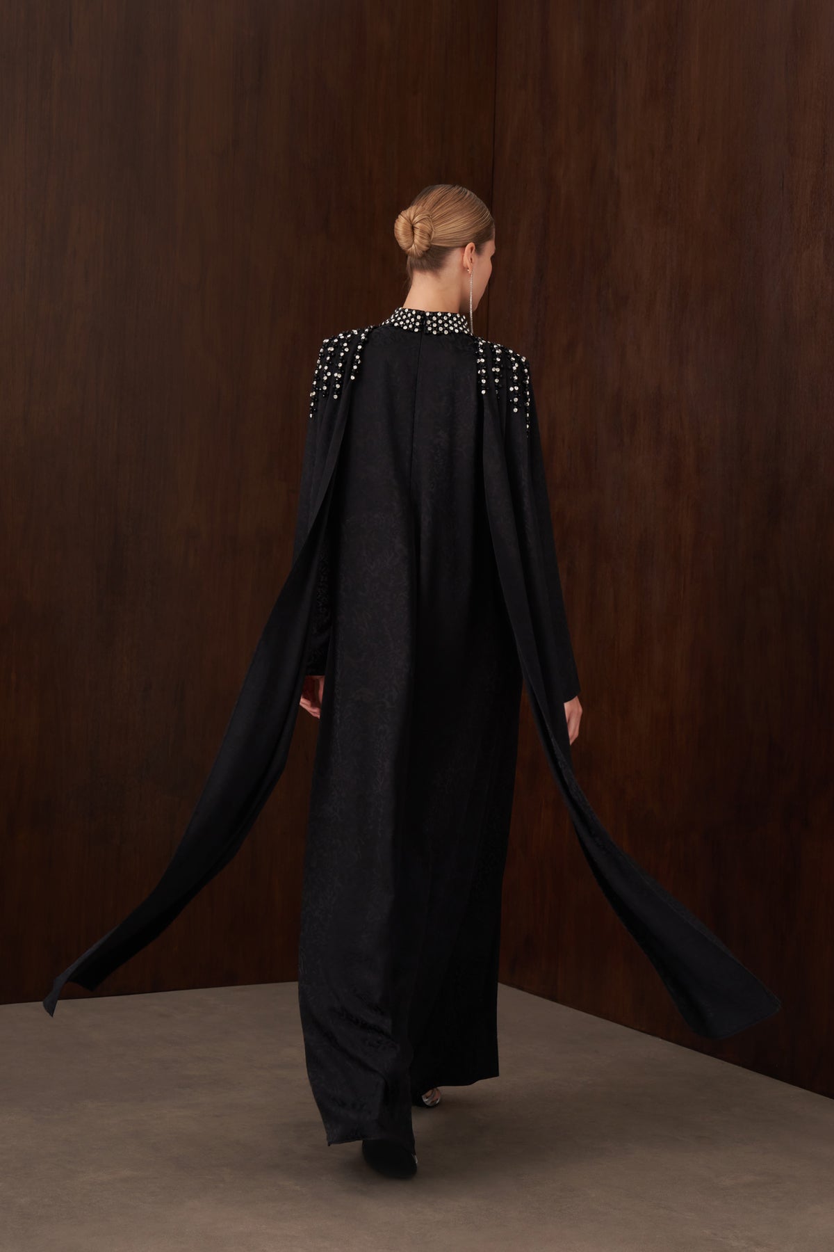 Jakar İpek Kumaş Hakim Yaka Elişi Detaylı Elbise - siyah